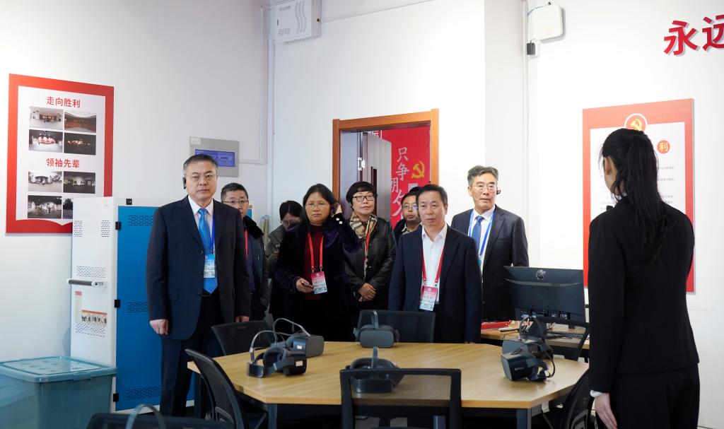 20251124师范认证见面会照片14.JPG